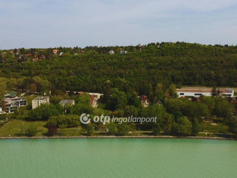 Eladó nyaraló Balatonkenese Balatonakarattya