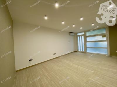 Eladó utcai bejáratú üzlethelység Kecskemét