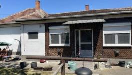 Eladó családi ház Érd