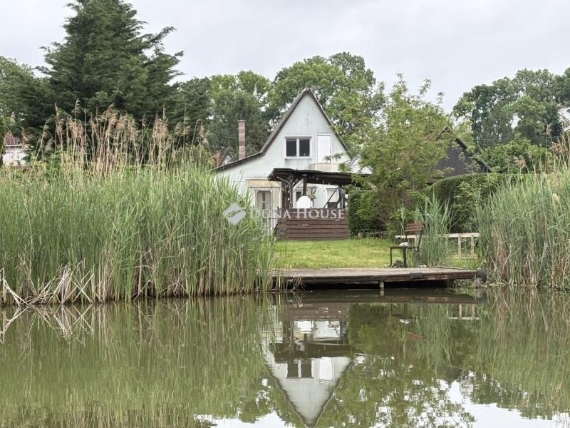 Eladó családi ház Taksony