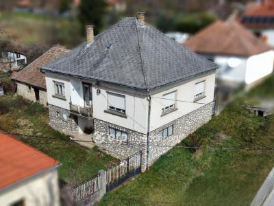Eladó családi ház Bakonybél