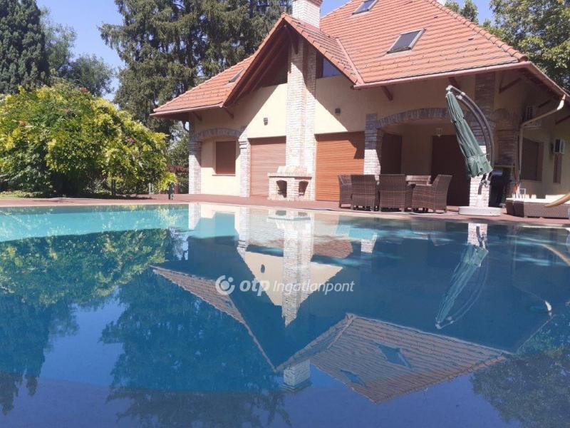 Eladó családi ház Siófok