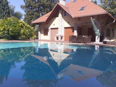 Eladó családi ház Siófok