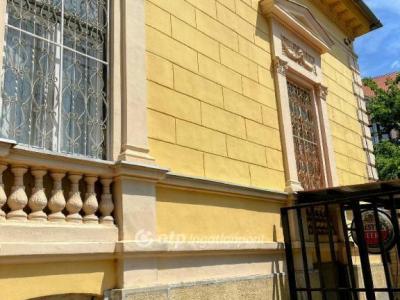 Eladó üzlethelység üzletházban Pécs