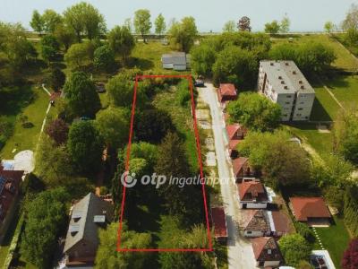 Eladó nyaraló Balatonkenese Balatonakarattya