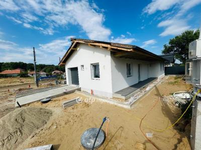 Eladó családi ház Debrecen