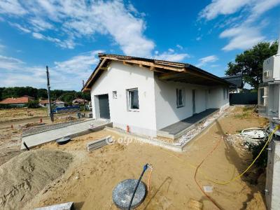 Eladó családi ház Debrecen