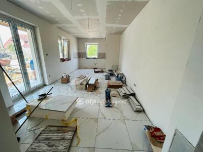 Eladó családi ház Debrecen