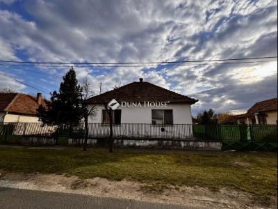 Eladó családi ház Tápióság