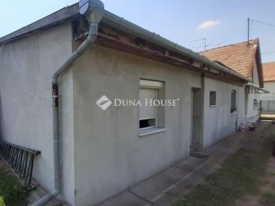 Eladó családi ház Monor