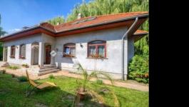 Eladó családi ház Monor