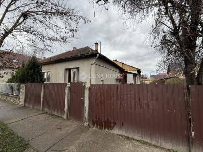 Eladó családi ház Monor