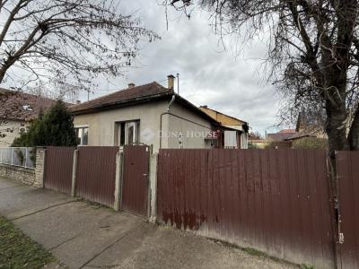 Eladó családi ház Monor