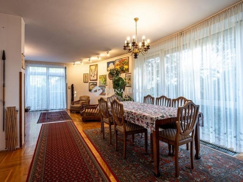 Eladó családi ház Budapest