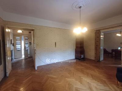 Eladó családi ház Budapest