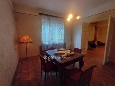 Eladó családi ház Budapest