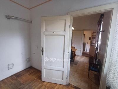 Eladó családi ház Budapest
