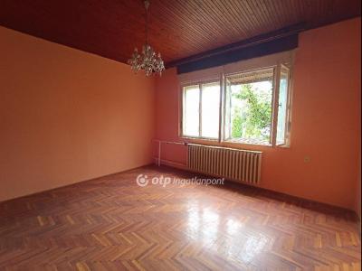 Eladó családi ház Jászfényszaru
