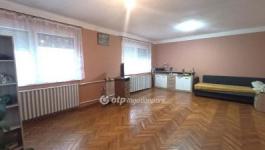 Eladó családi ház Jászfényszaru