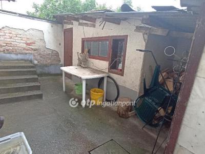 Eladó családi ház Jászfényszaru