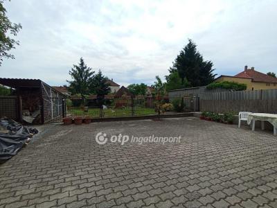 Eladó családi ház Hatvan