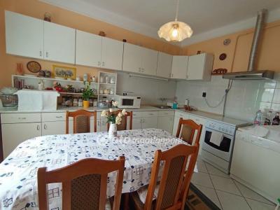 Eladó családi ház Hatvan