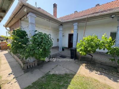 Eladó családi ház Pusztamonostor