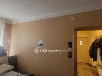 Eladó lakás Jászberény