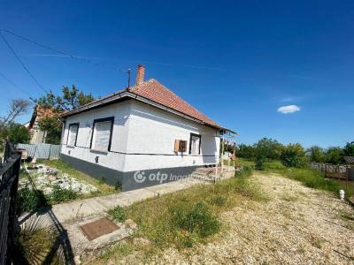 Eladó ikerház Jászfényszaru