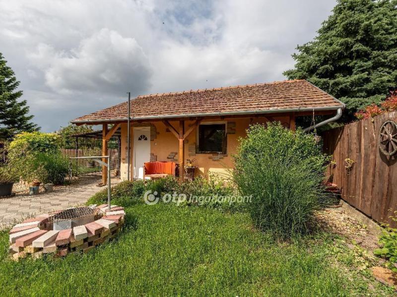 Eladó családi ház Velence