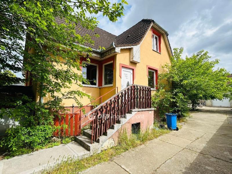 Eladó családi ház Debrecen