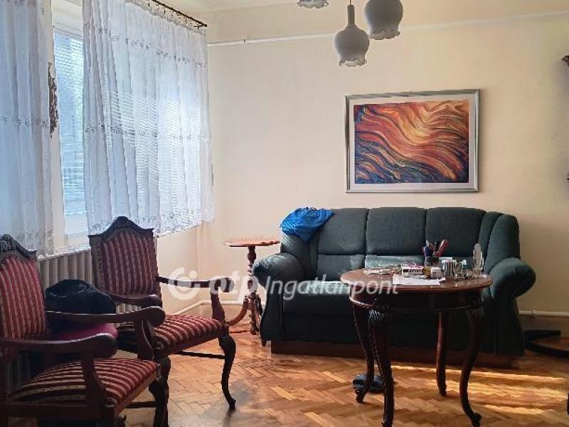 Eladó családi ház Szolnok