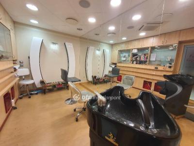 Eladó üzlethelység üzletházban Debrecen