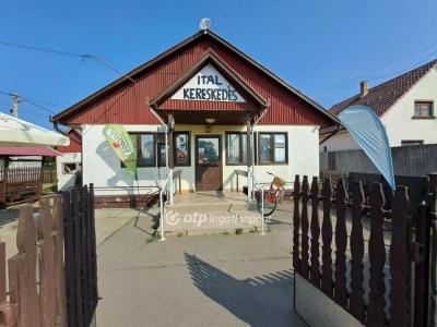 Eladó üzlethelység üzletházban Nádudvar