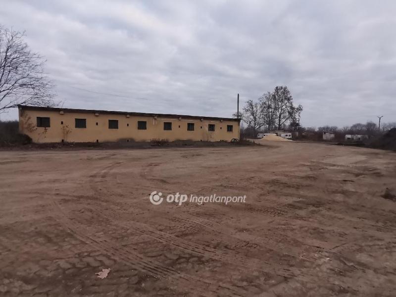 Eladó ipari terület Békéscsaba