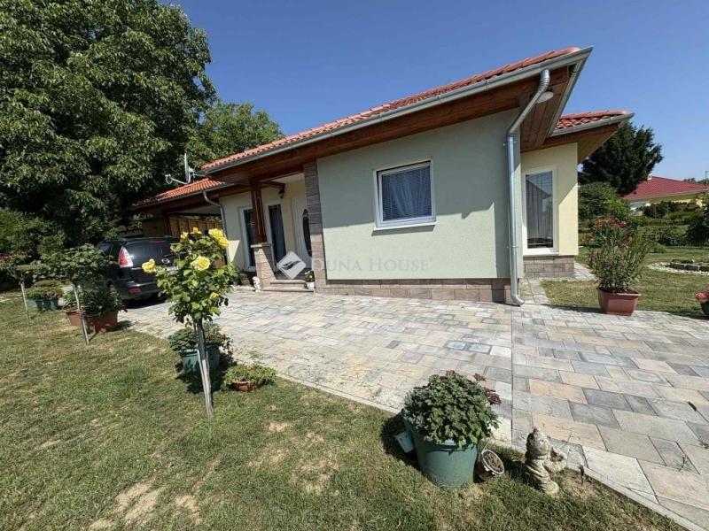 Eladó családi ház Galambok