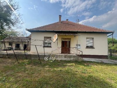 Eladó családi ház Újszilvás
