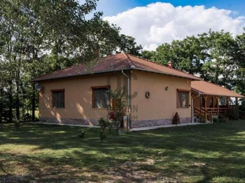 Eladó családi ház Kocsér