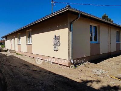 Eladó ikerház Tura