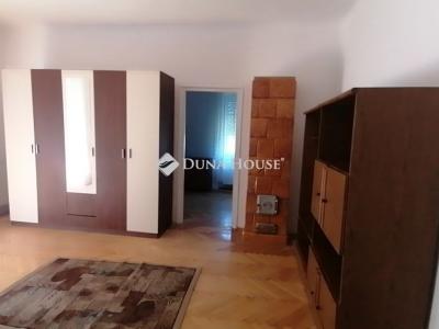 Eladó lakás Komló