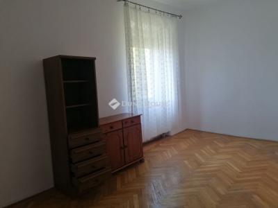 Eladó lakás Komló