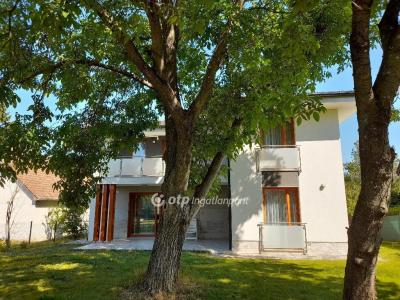 Eladó családi ház Budapest