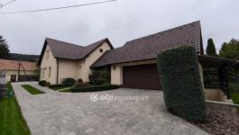 Eladó családi ház Solymár