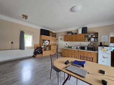 Eladó családi ház Érd