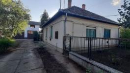 Eladó ház Pusztaszer