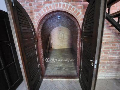 Eladó családi ház Pomáz