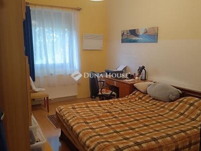 Eladó családi ház Úri