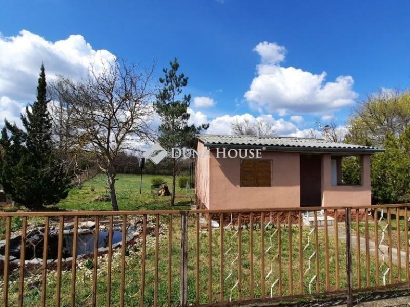 Eladó családi ház Tápiószentmárton