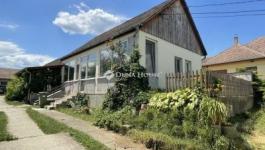 Eladó családi ház Domony