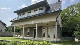 Eladó családi ház Domony